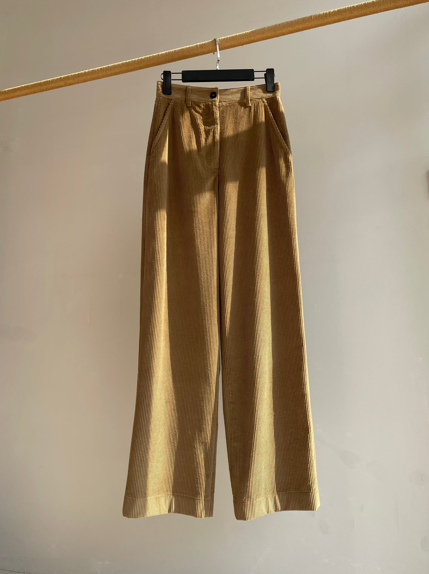 MIUMIU WIDE-LEG PANTS STYLE 671