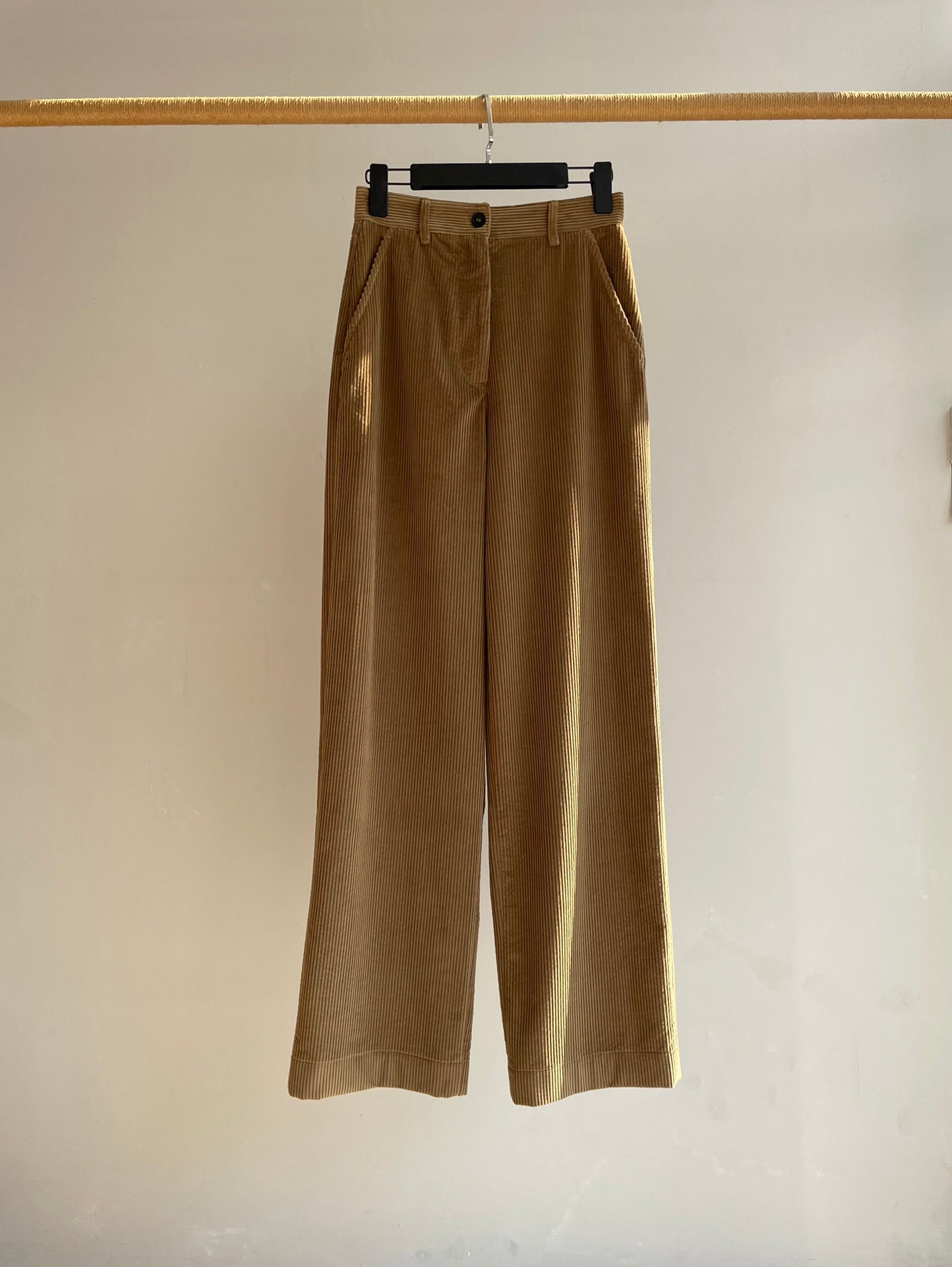 MIUMIU WIDE-LEG PANTS STYLE 671