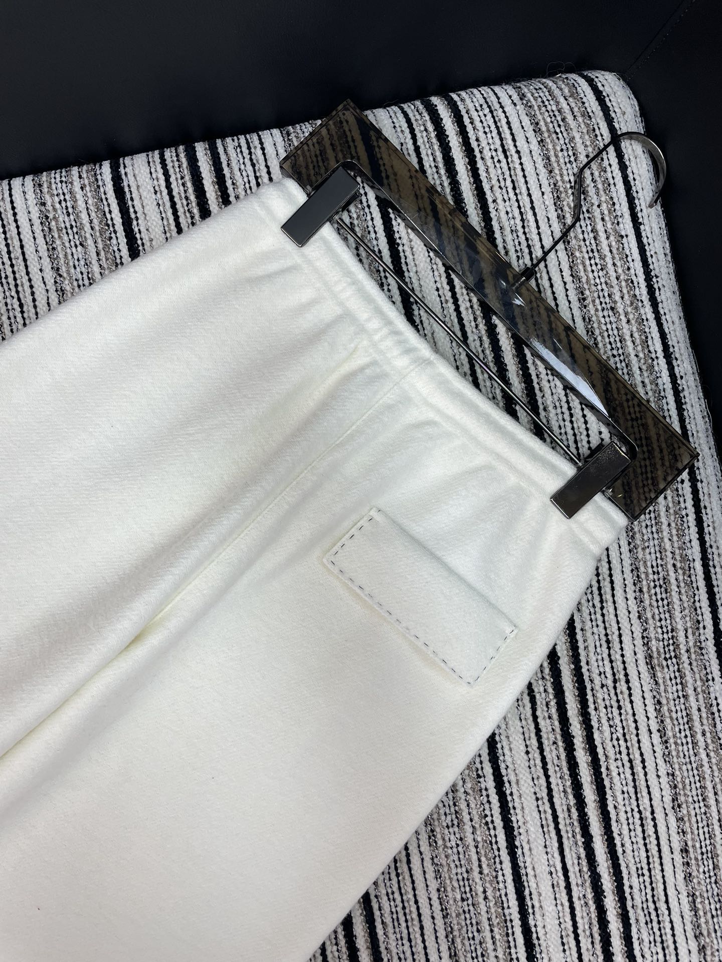 MIUMIU WIDE-LEG PANTS STYLE 653