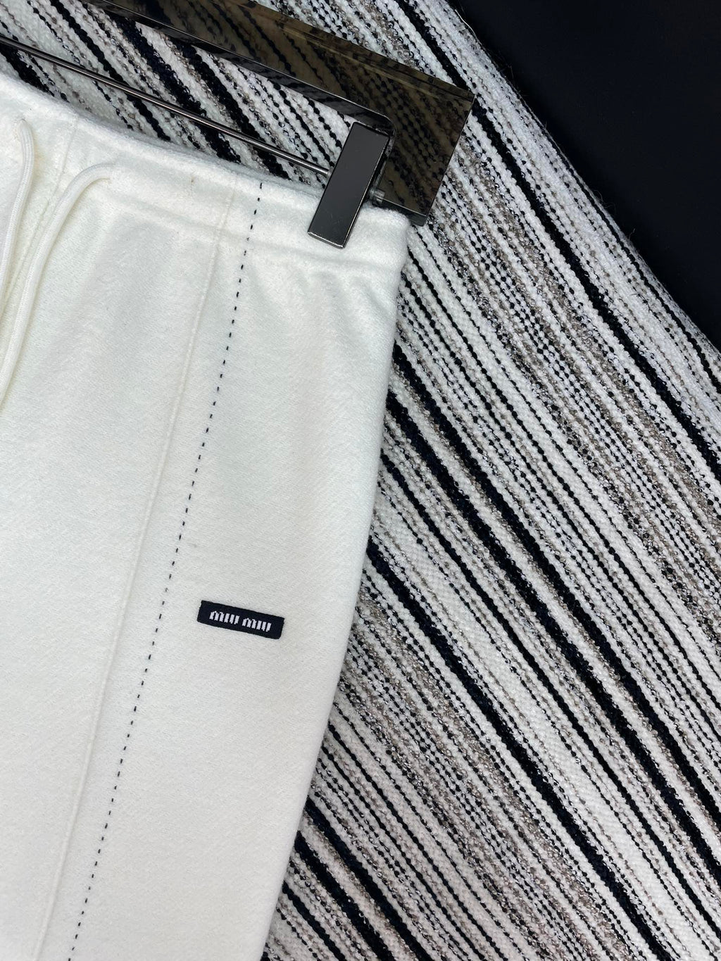 MIUMIU WIDE-LEG PANTS STYLE 653