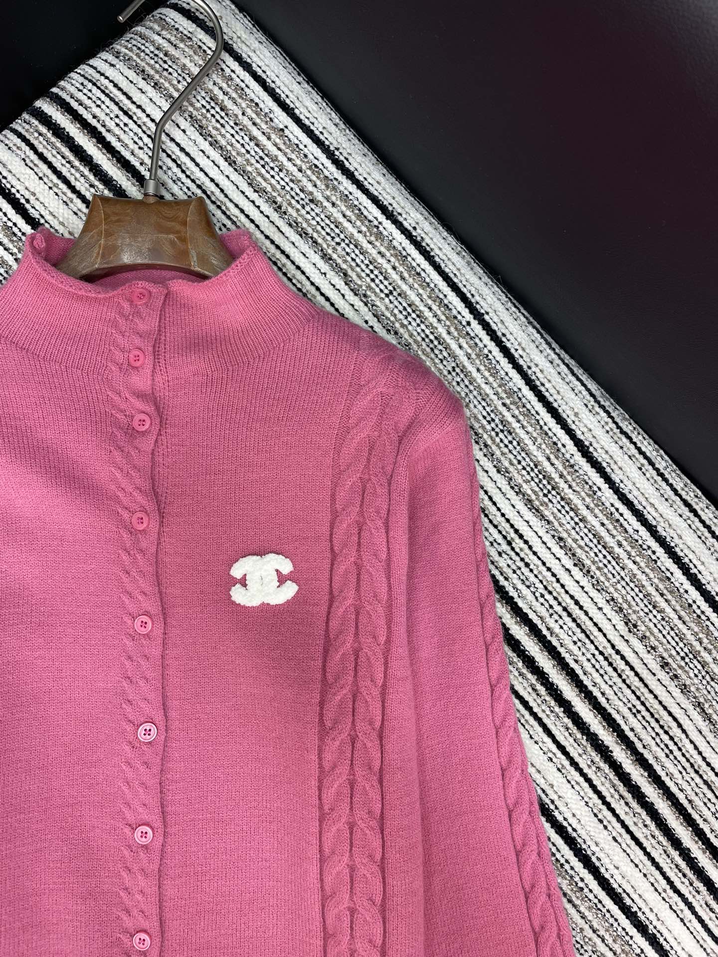 CHANEL 25S KNIT CARDIGAN 596