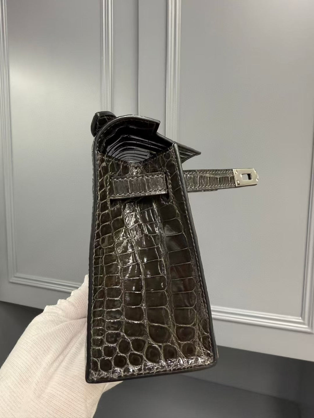 HM KELLY MINI 22 IN BROWN AMERICAN ALLIGATOR SILVER BUCKLE