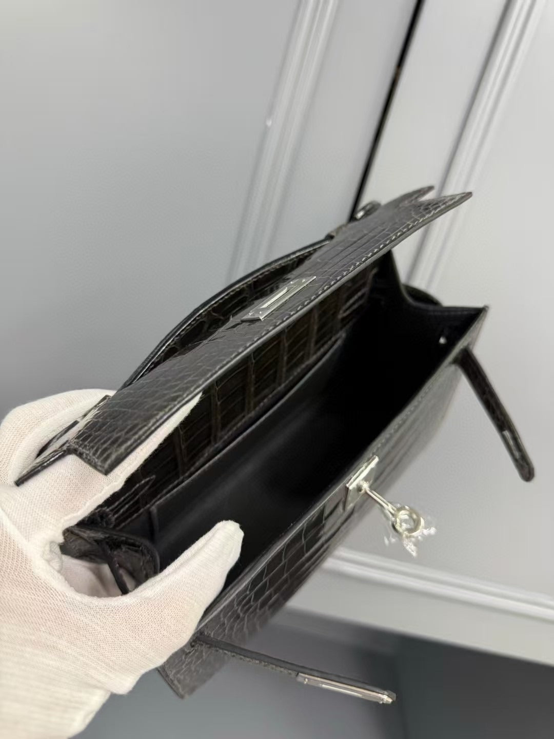 HM KELLY MINI 22 IN BROWN AMERICAN ALLIGATOR SILVER BUCKLE