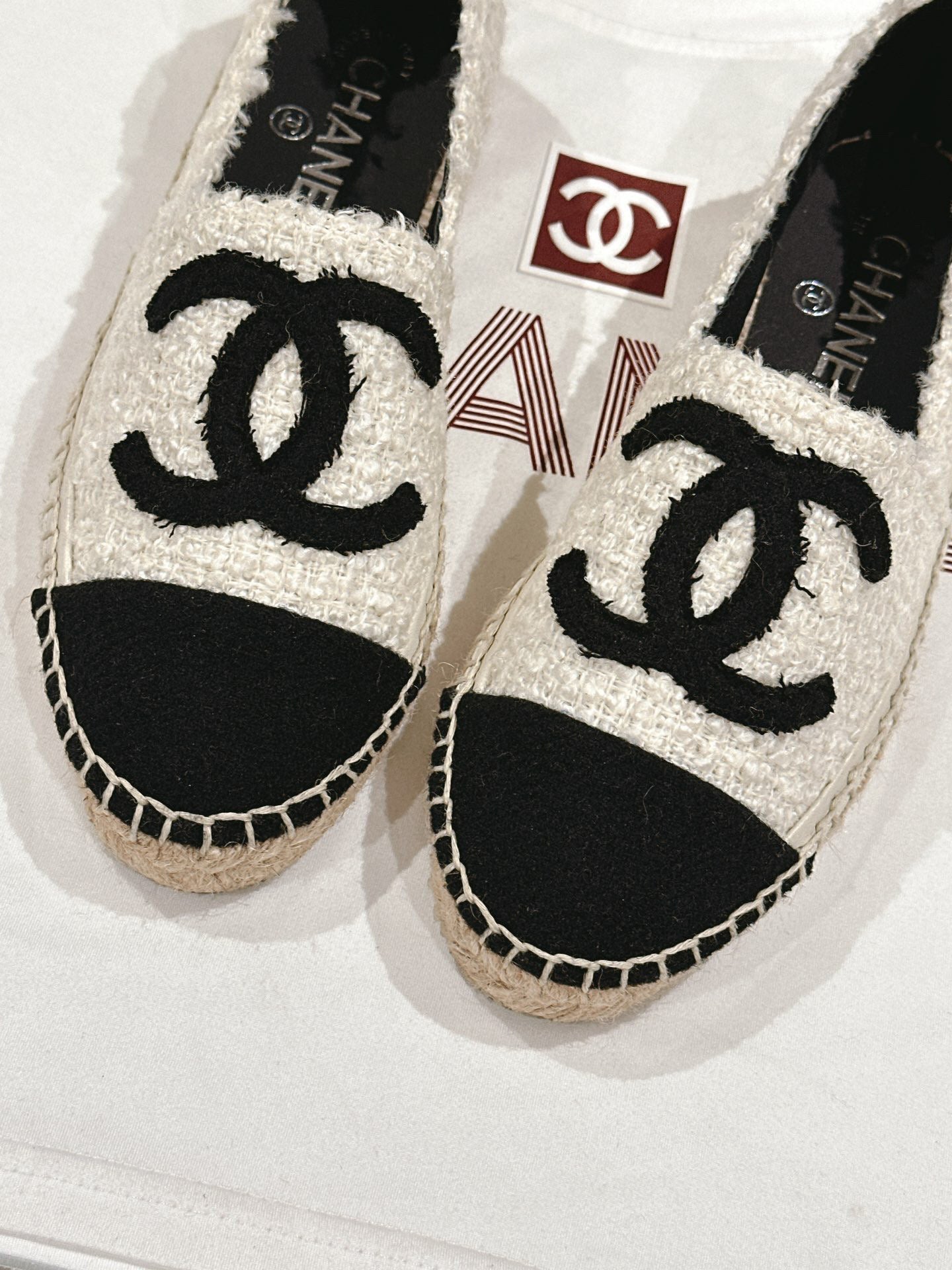 ESPADRILLES LOAFERS IN WHITE TWEED WITH BLACK LOGO