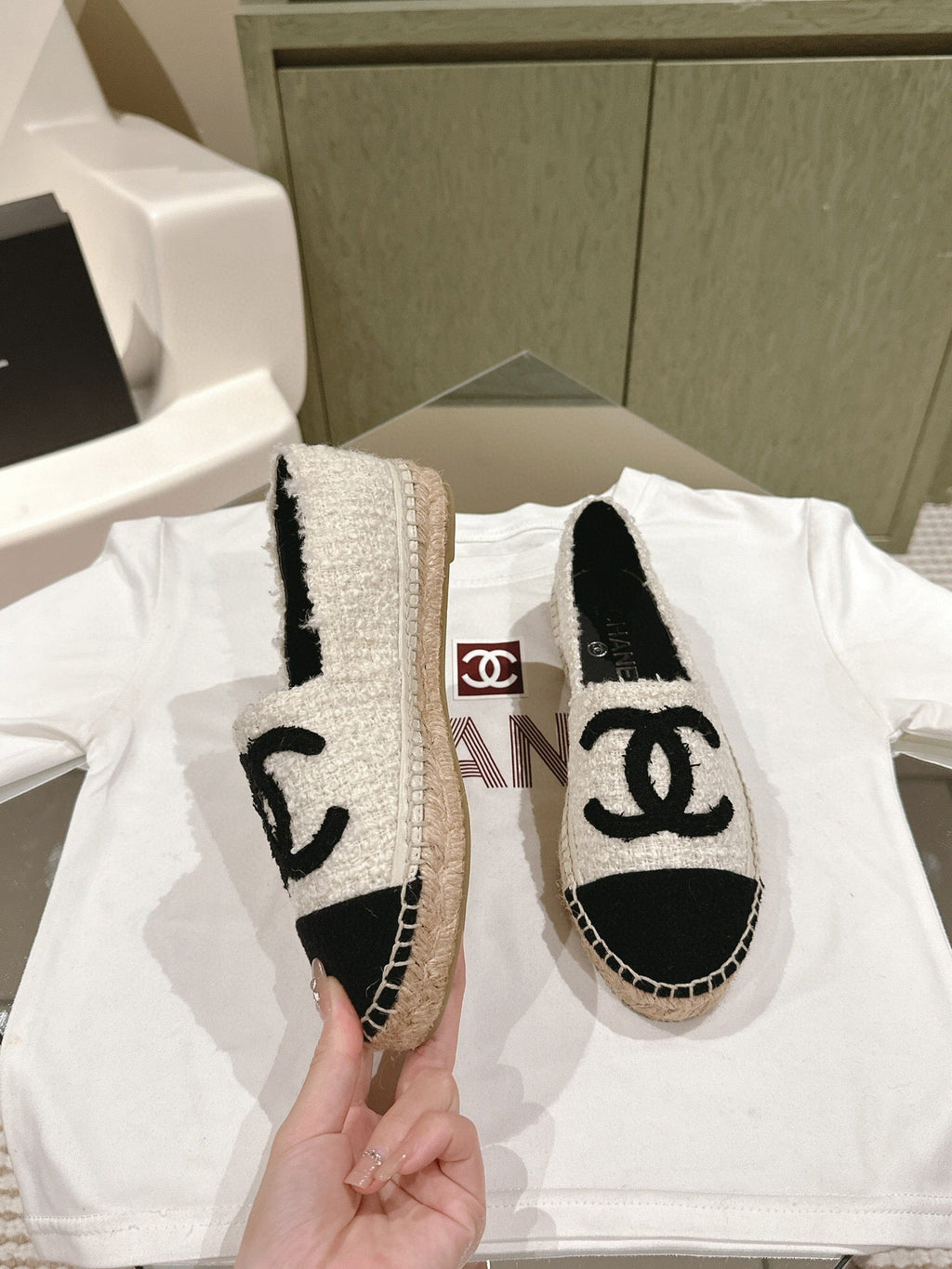 ESPADRILLES LOAFERS IN WHITE TWEED WITH BLACK LOGO