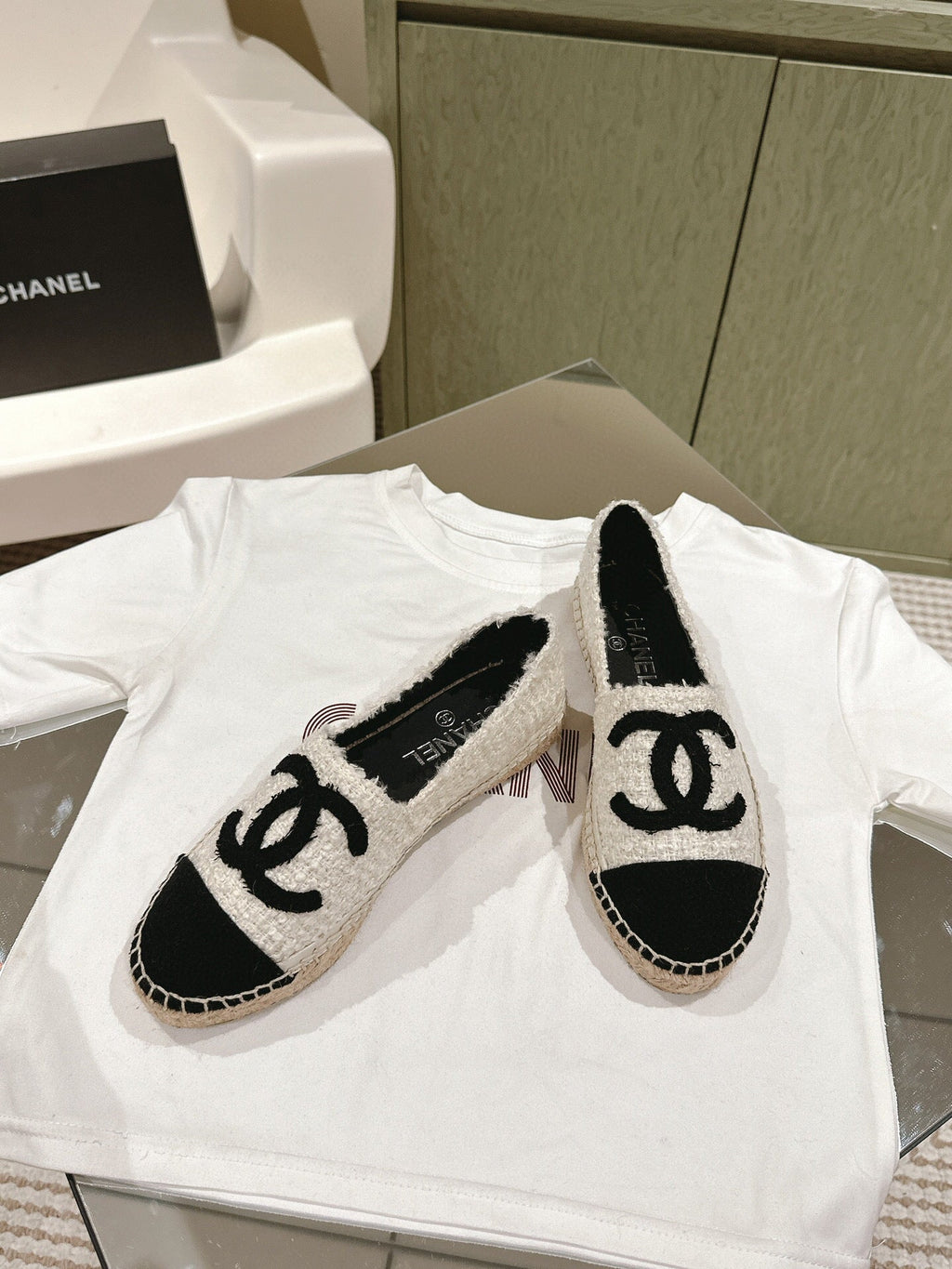 ESPADRILLES LOAFERS IN WHITE TWEED WITH BLACK LOGO