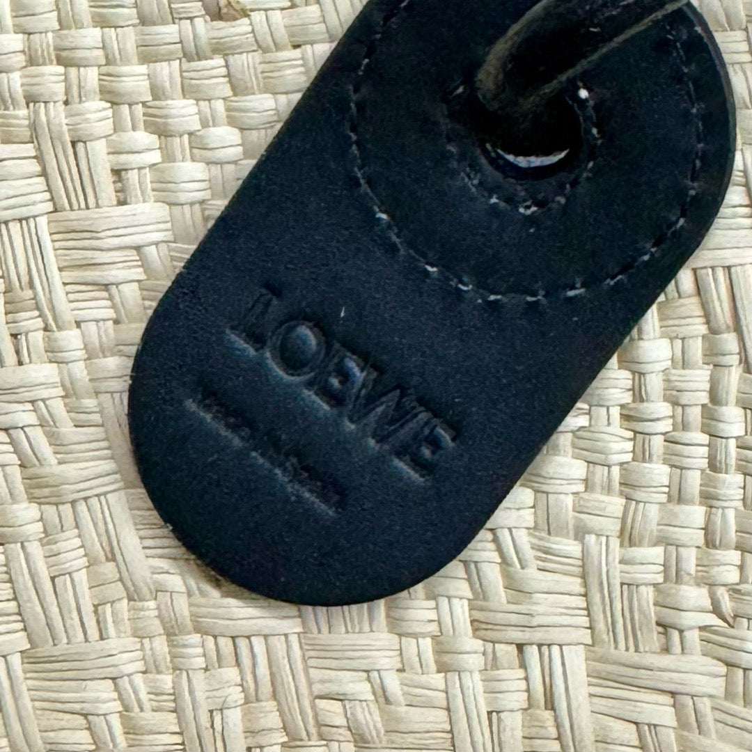 LOE ANAGRAM BASKET RAFFIA BLACK