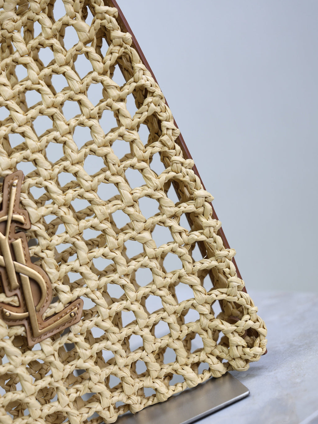 OXALIS 25  IN RAFFIA CROCHET AND LEATHER VINTAGE BROWN