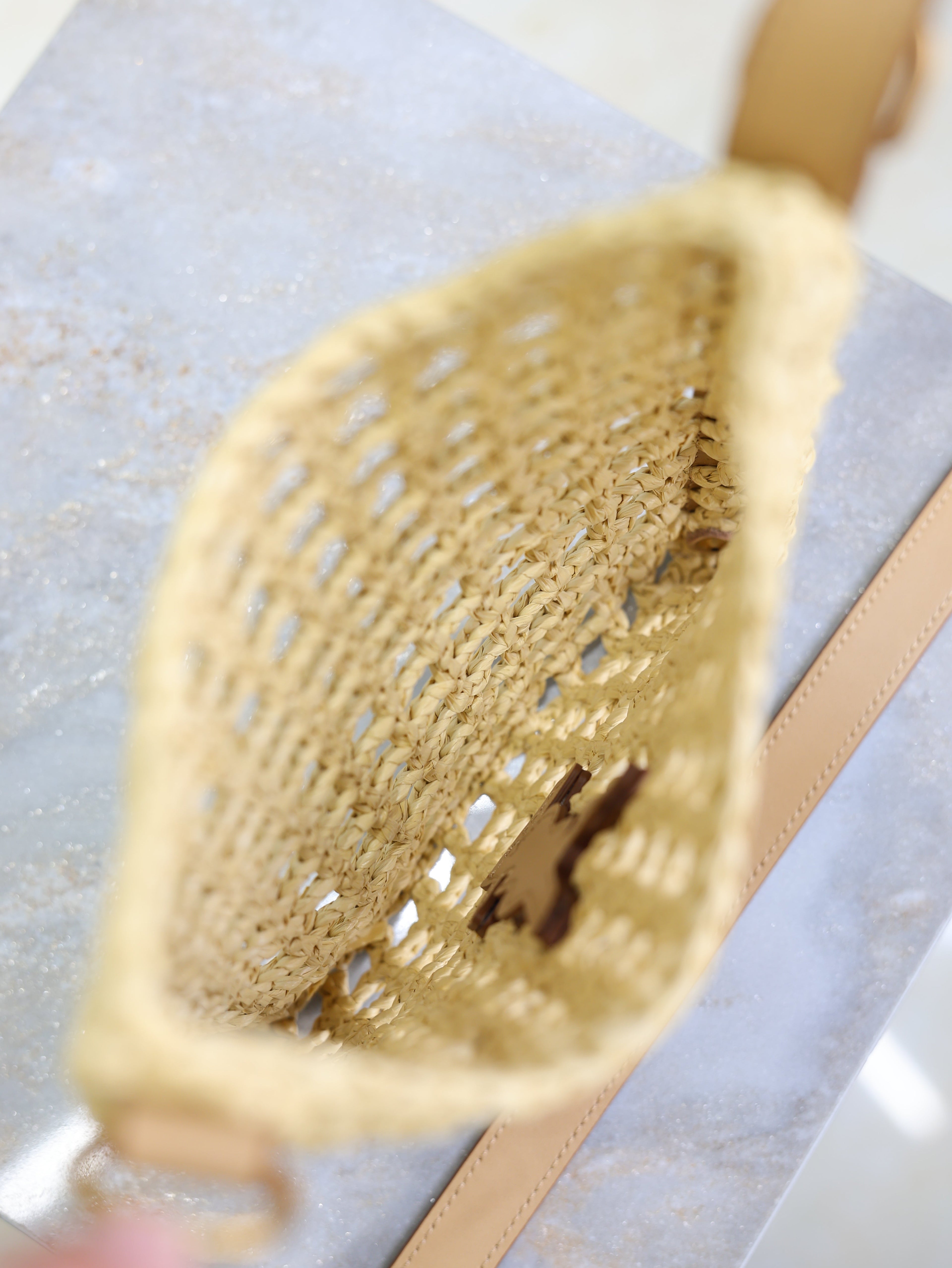 OXALIS 25  IN RAFFIA CROCHET AND LEATHER VINTAGE BROWN