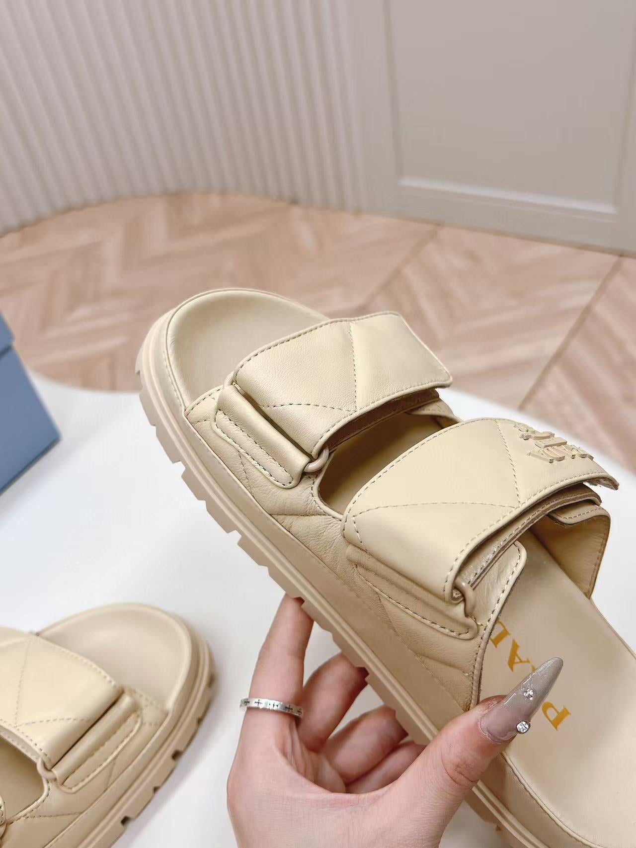 Padded Leather MULES Sandals Lambskin Beige