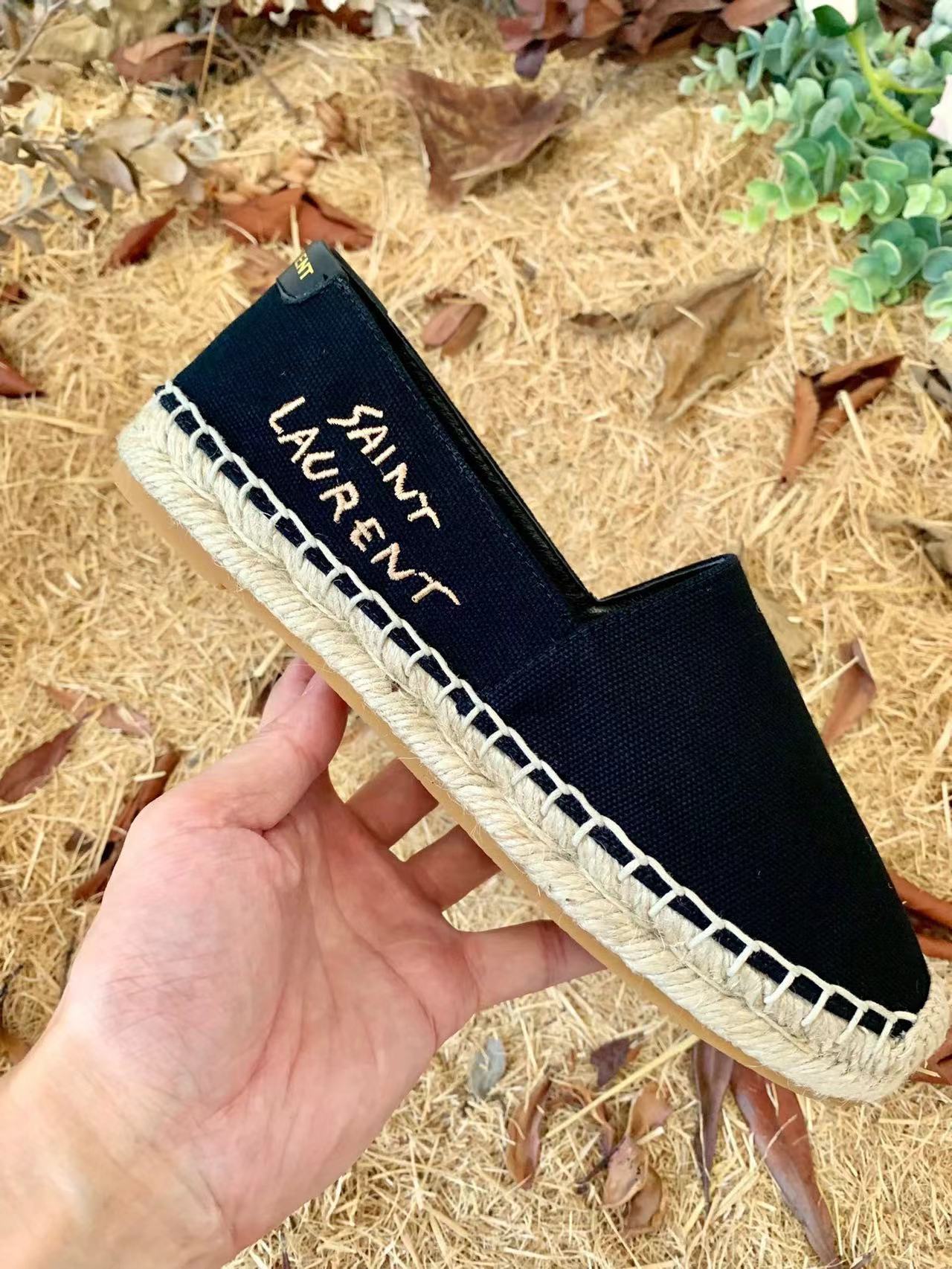 SL EMBROIDERED ESPADRILLES IN CANVAS BLACK