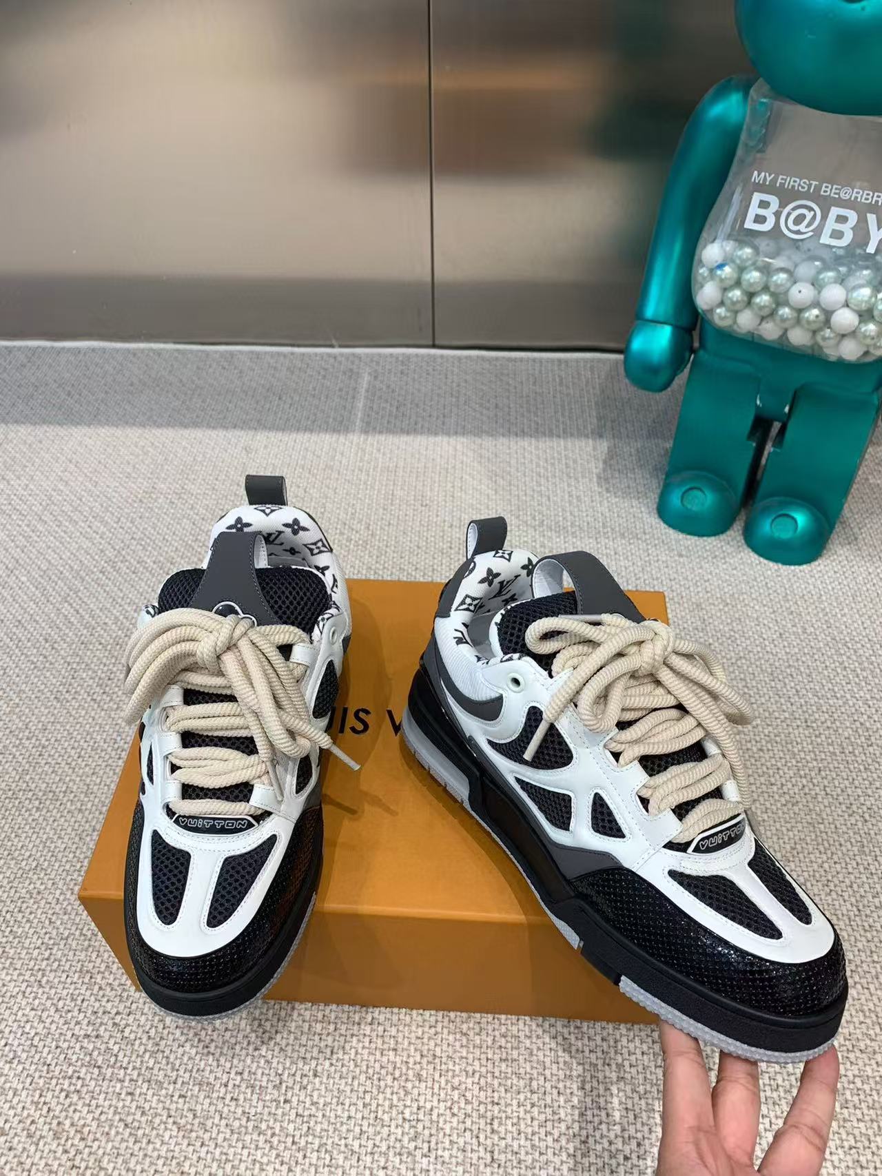 LV SKATE SNEAKER BLACK MIX WHITE COWHIDE