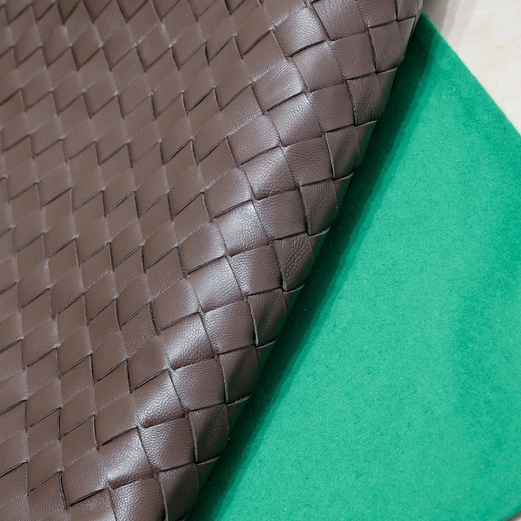 LARGE HOP 54 IN BROWN LAMBSKIN