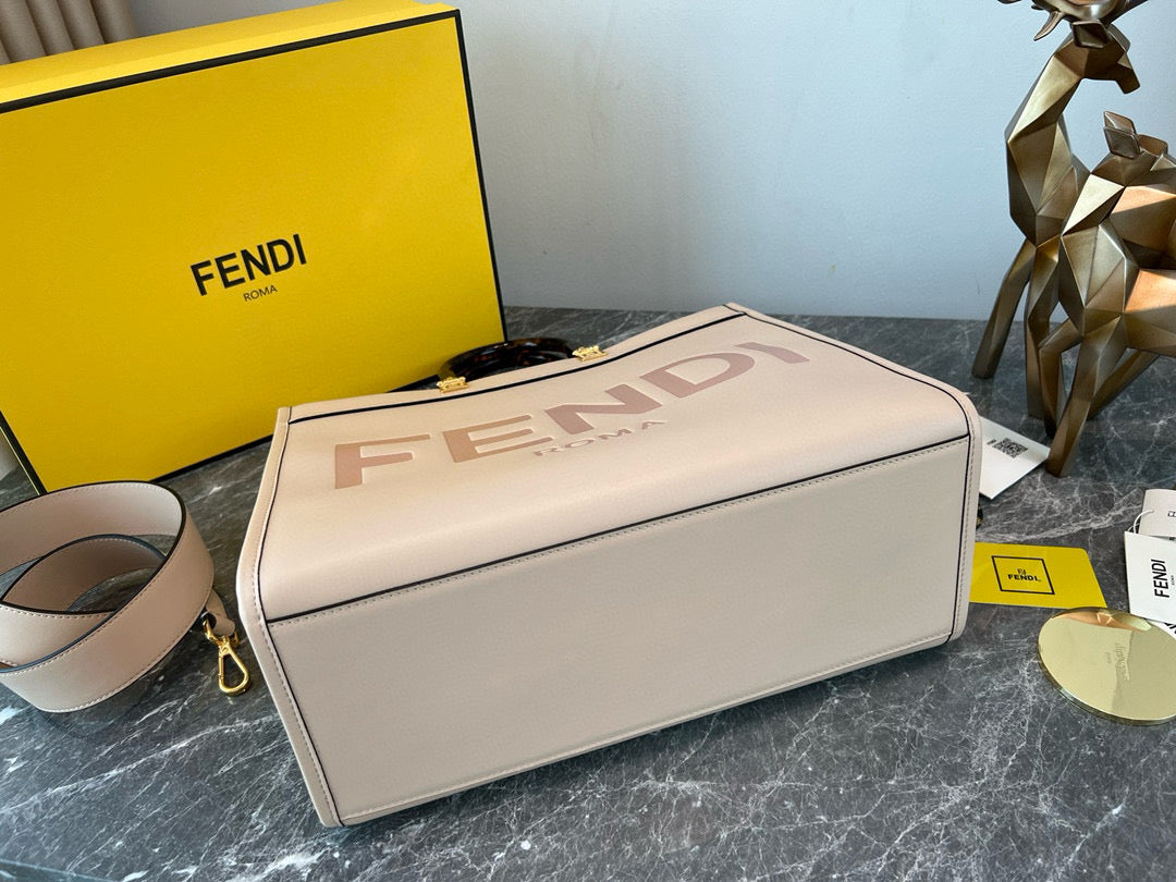 SHINE LARGE 35 TOTE IN BEIGE CREAM CALFSKIN