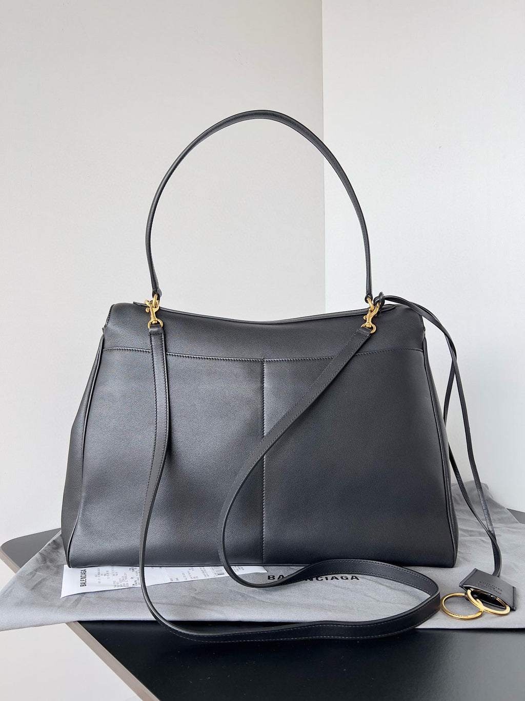 RODEO MEDIUM BAG 35 IN BLACK SMOOTH CALFSKIN GOLD HARDWARE