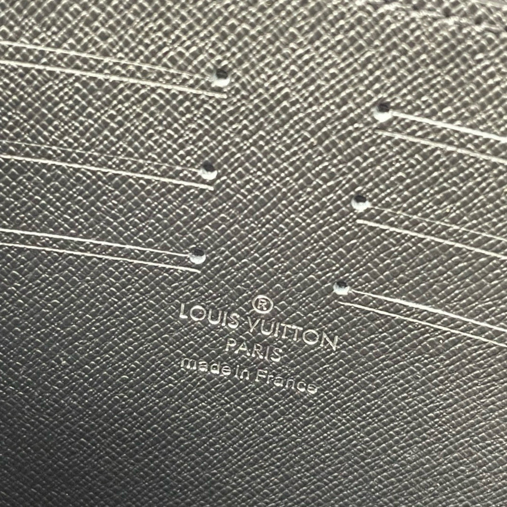 POCHETTE VOYAGE MM 26 MONOGRAM BLACK CALFSKIN