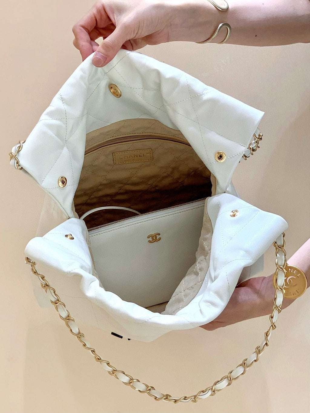 CC HOBO BAG 37 WHITE CC BLACK LAMBSKIN GOLD HARDWARE