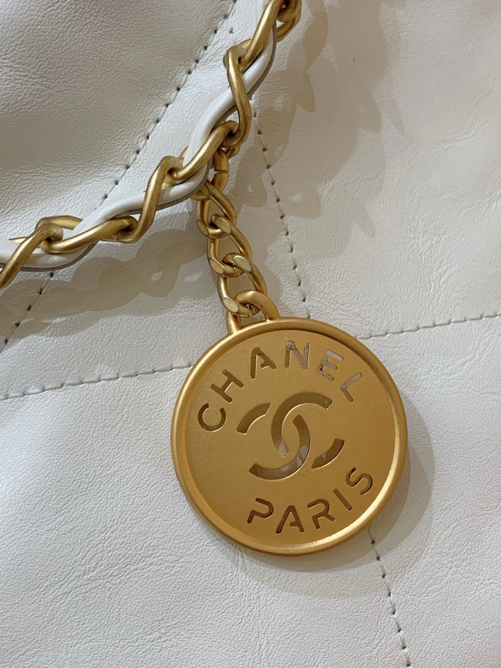 CC HOBO BAG 37 WHITE CC BLACK LAMBSKIN GOLD HARDWARE