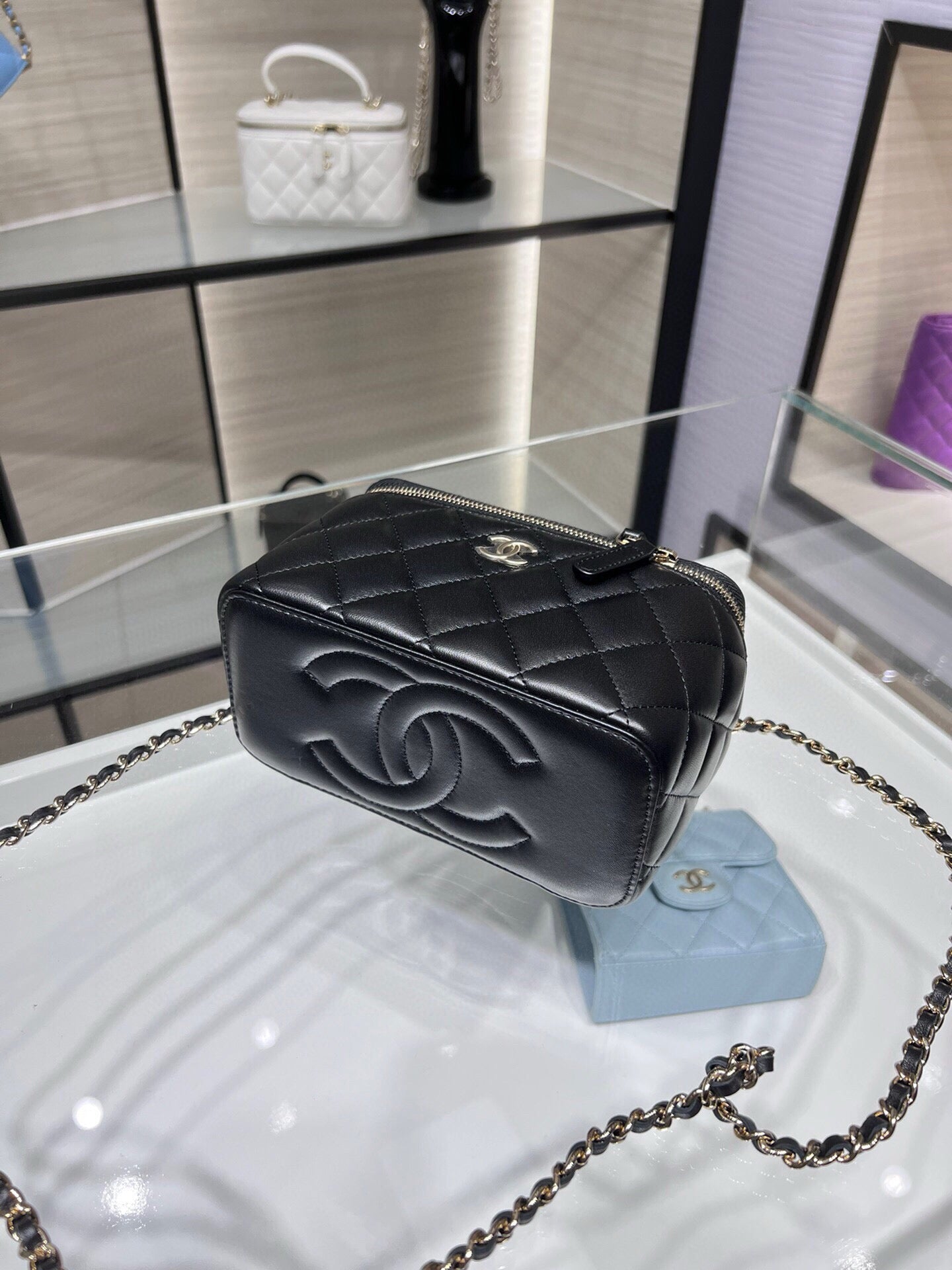 VANITY 17 TOP HANDLE IN BLACK QUILTED LAMBSKIN GOLD HARDWARE