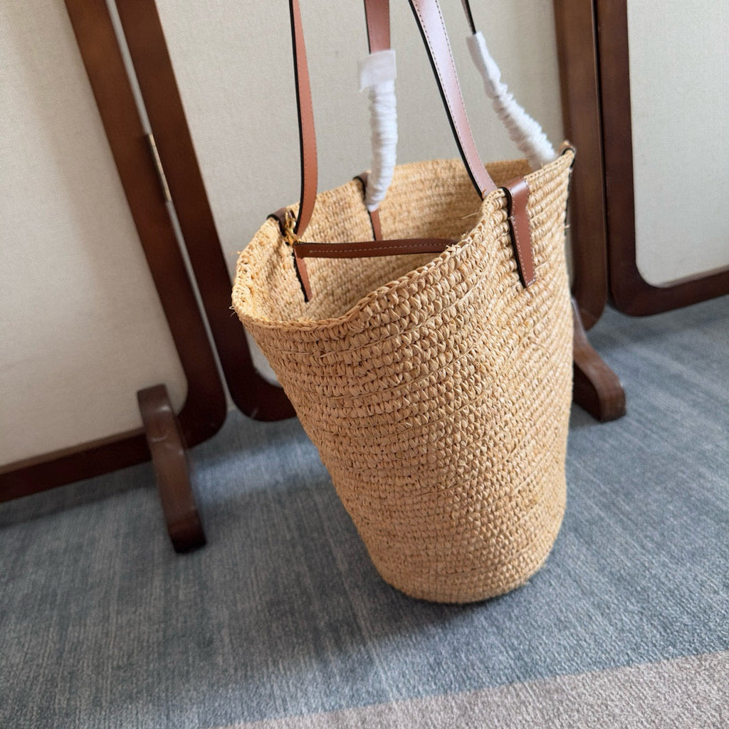 MEDIUM SUPPLE CELINE CLASSIC PANIER IN RAFFIA AND CALFSKIN