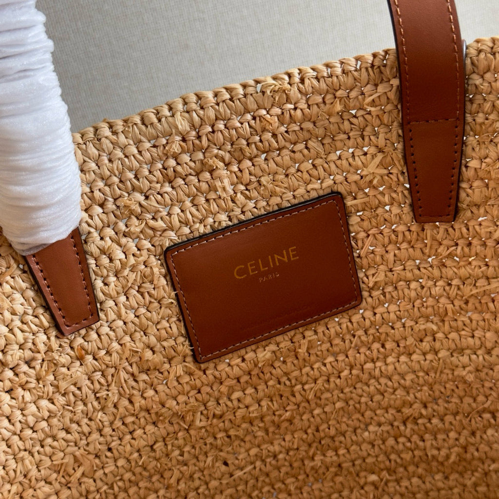 MEDIUM SUPPLE CELINE CLASSIC PANIER IN RAFFIA AND CALFSKIN