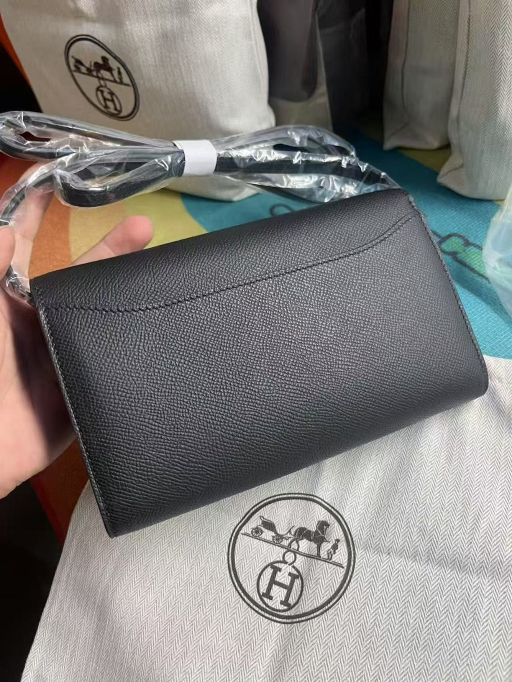 CONSTANCE SHOULDER BAG  IN BLACK CALFSKIN