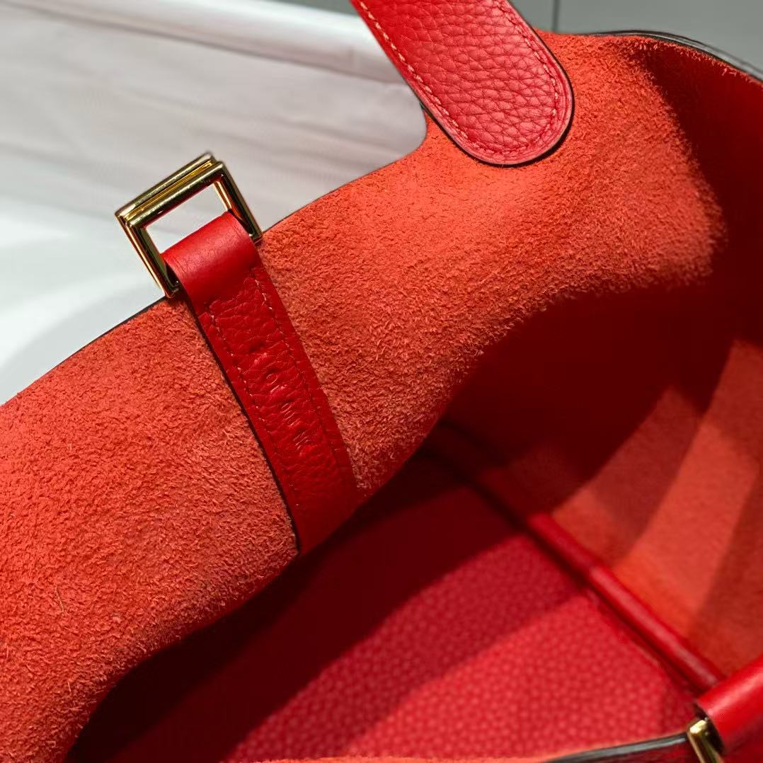 HM PICOTIN LOCK 18 RED CALFSKIN