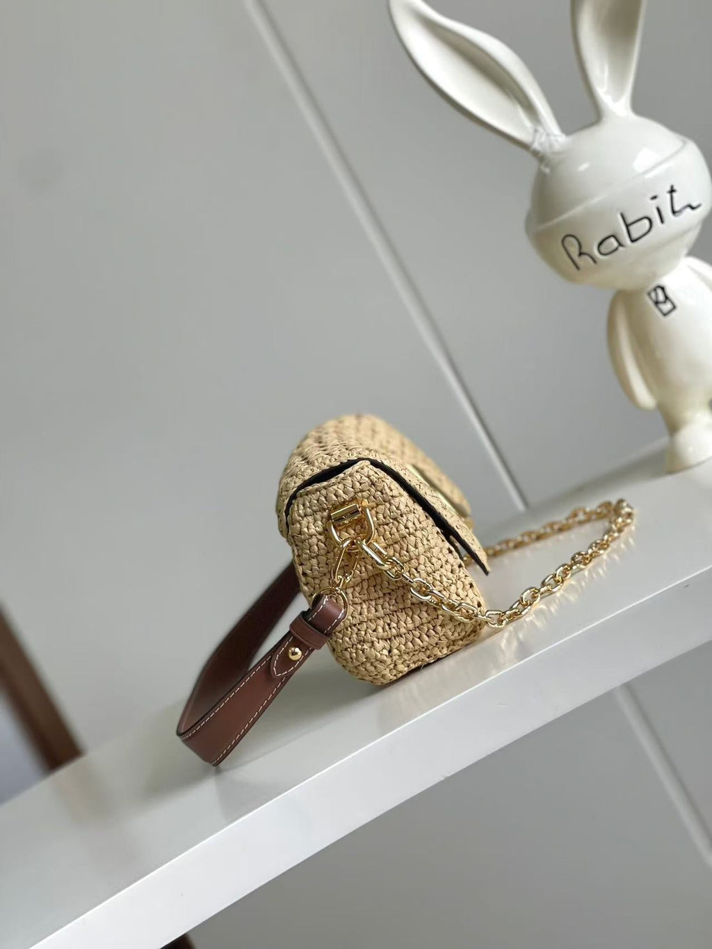 LV SHOULDER BAG 24 IN BEIGE WOVEN RAFFIA GOLD HARDWARE