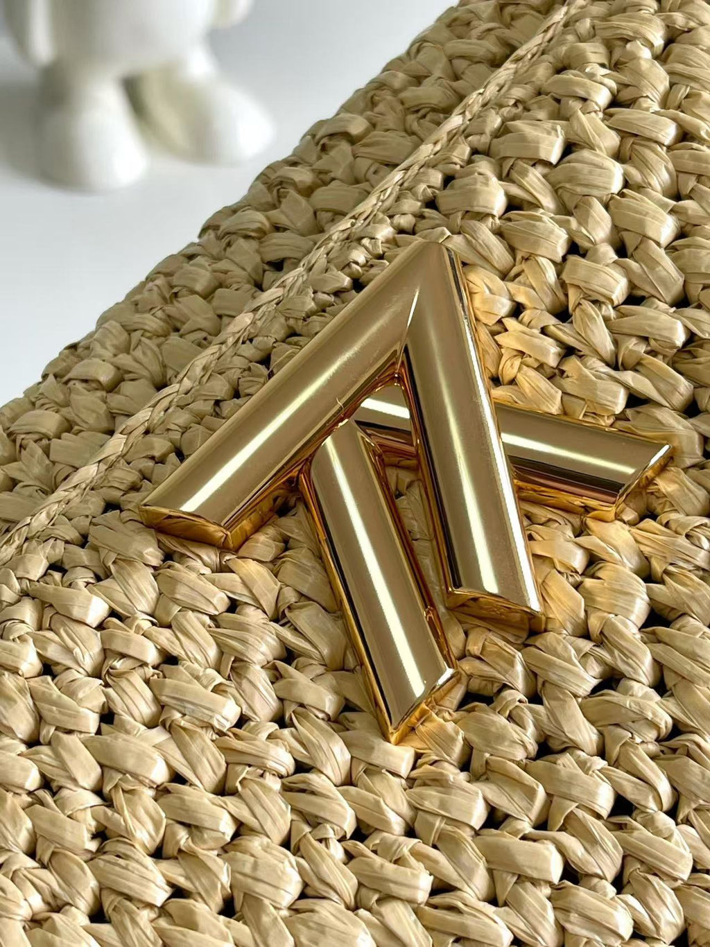 LV SHOULDER BAG 24 IN BEIGE WOVEN RAFFIA GOLD HARDWARE