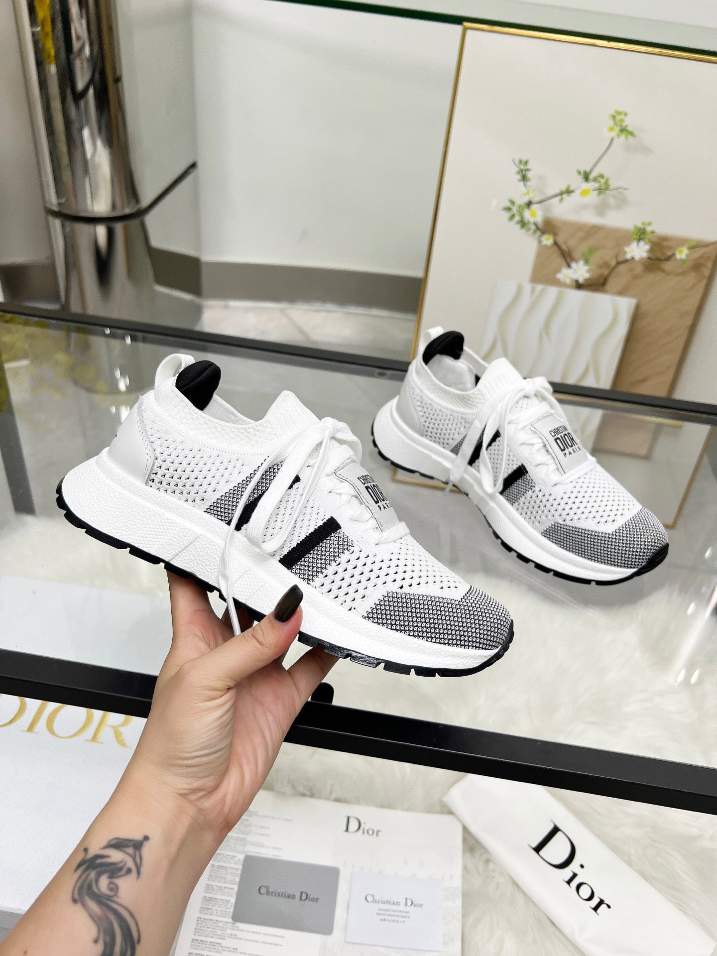 WALK'N'DIOR SNEAKERS IN WHITE AND BLACK MESH