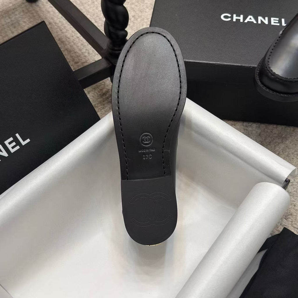 CC MOCCASINS 2025 IN BLACK CALFSKIN