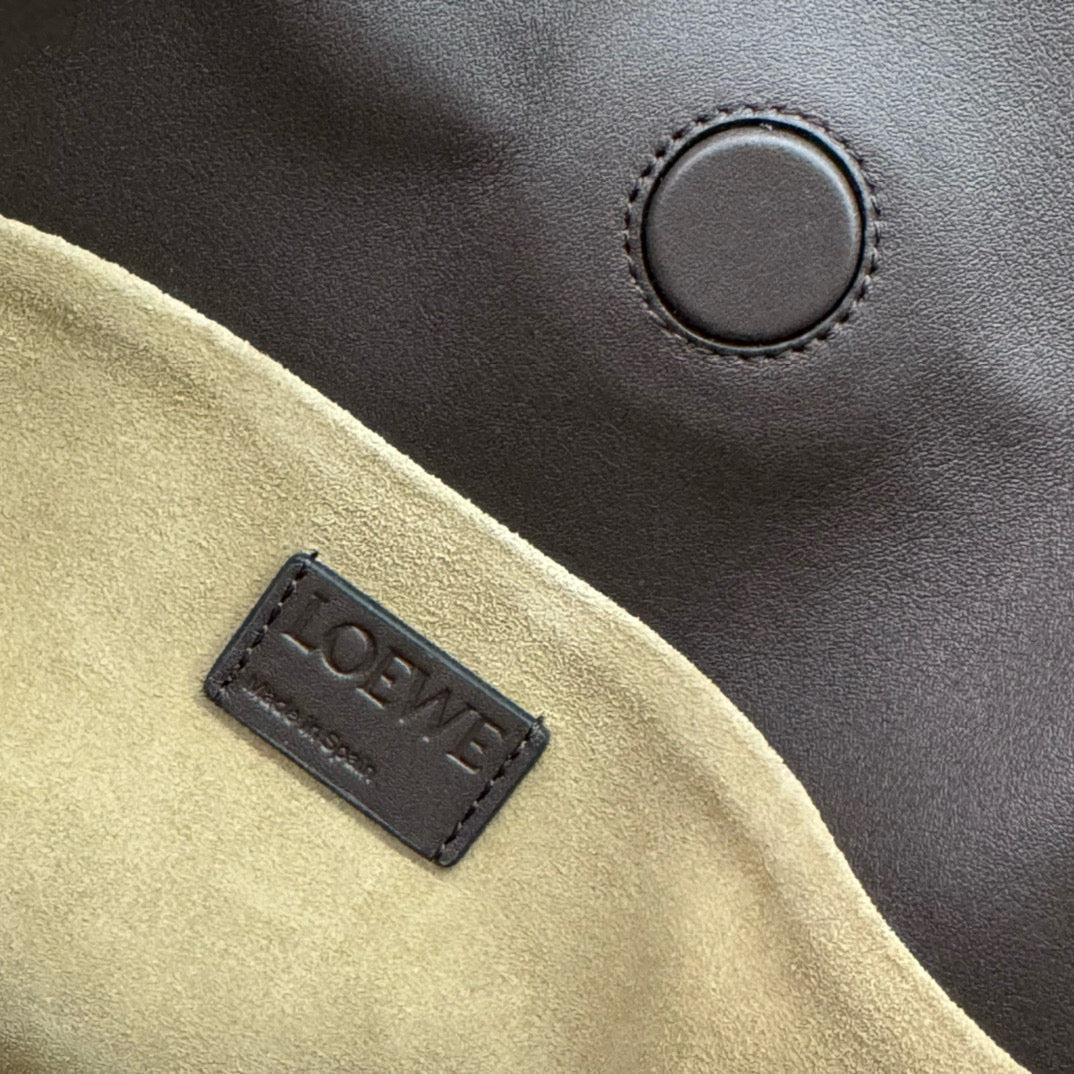 LOE 30 FLAMENCO PURSE BUCKET IN CHESTNUT BROWN CALFSKIN