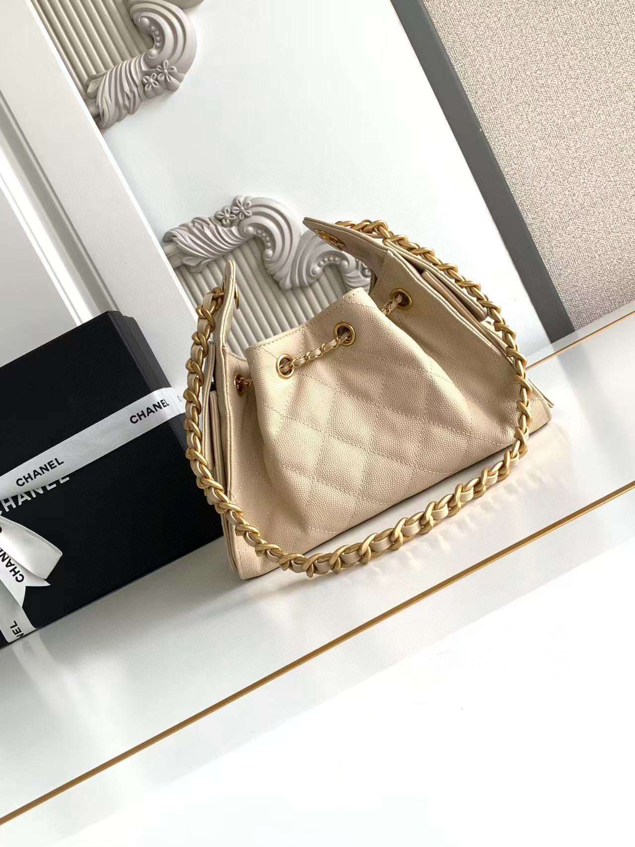 CC 25 MINI HANDBAG 22CM IN BEIGE GRAINED CALFSKIN GOLD HARDWARE
