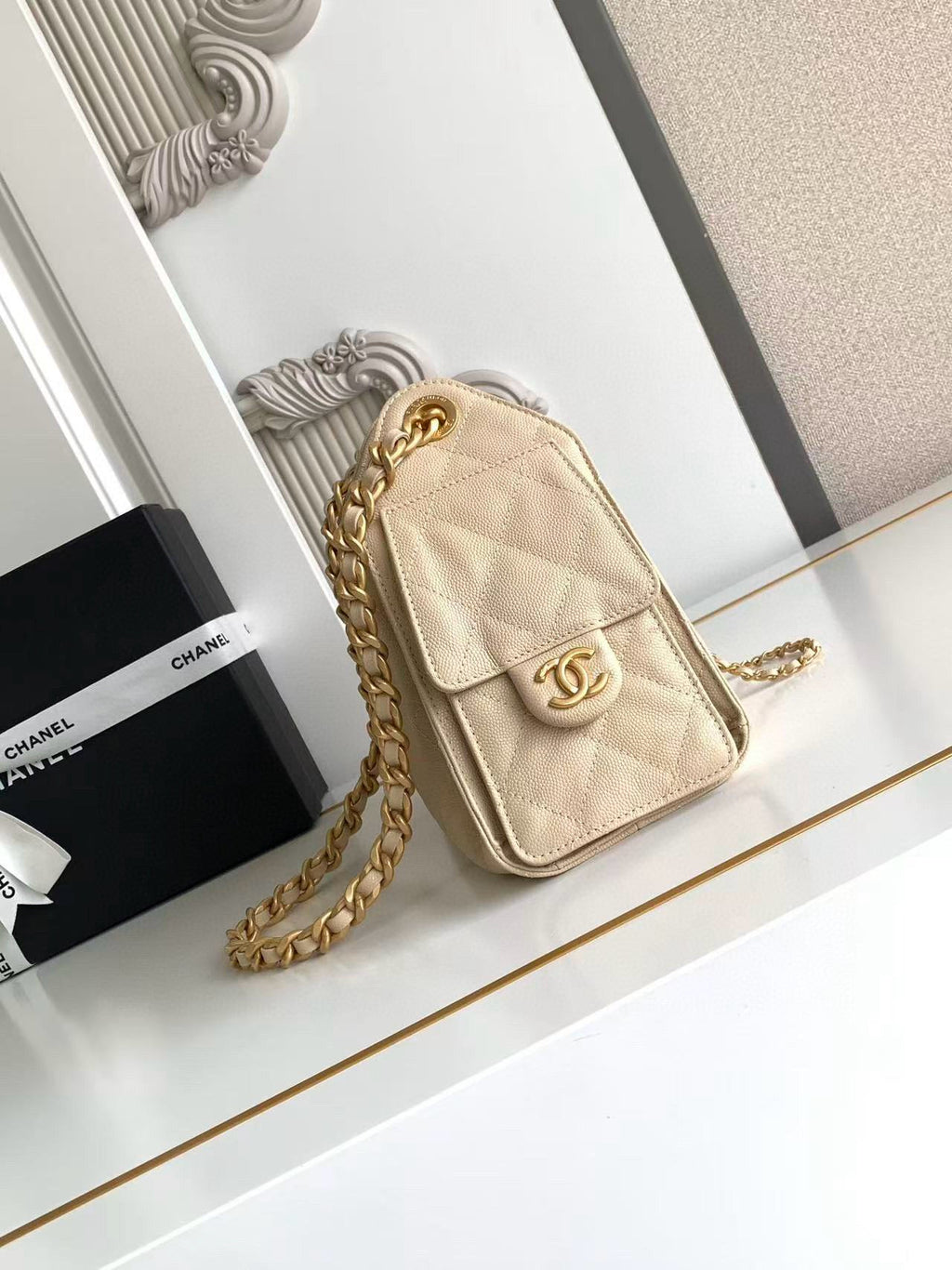 CC 25 MINI HANDBAG 22CM IN BEIGE GRAINED CALFSKIN GOLD HARDWARE