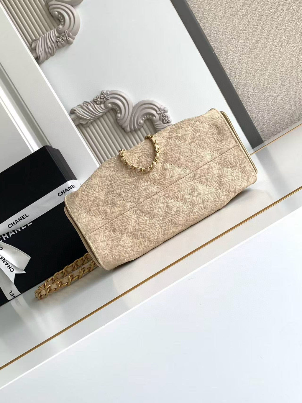 CC 25 MINI HANDBAG 22CM IN BEIGE GRAINED CALFSKIN GOLD HARDWARE