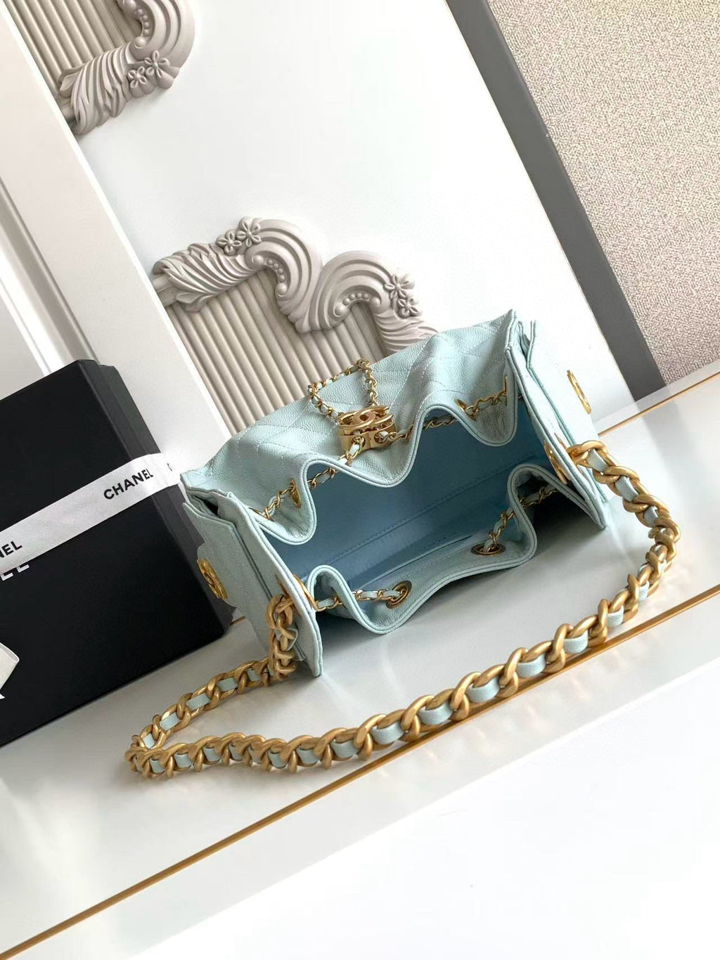 CC 25 MINI HANDBAG 22CM IN BABY BLUE GRAINED CALFSKIN GOLD HARDWARE