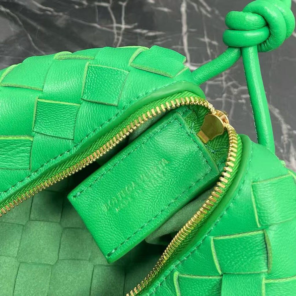 BOTTEGA VENETA KNOT CROSSBODY BAG 17 IN EMERALD GREEN CALFSKIN