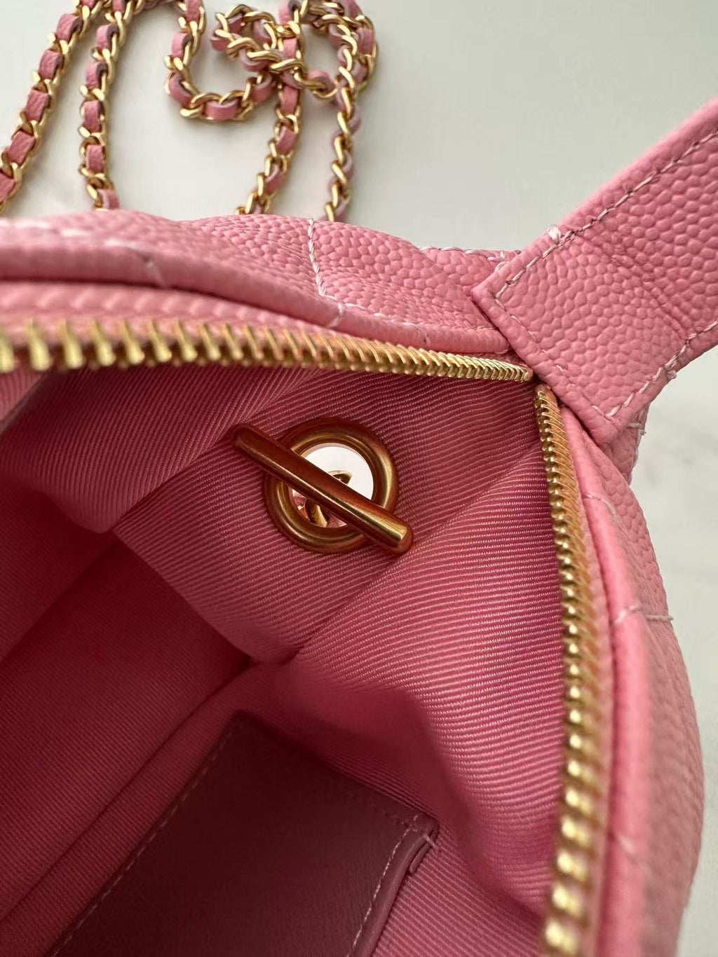 CC TOP HANDLE BAG 19 IN PINK GRAINED CALFSKIN