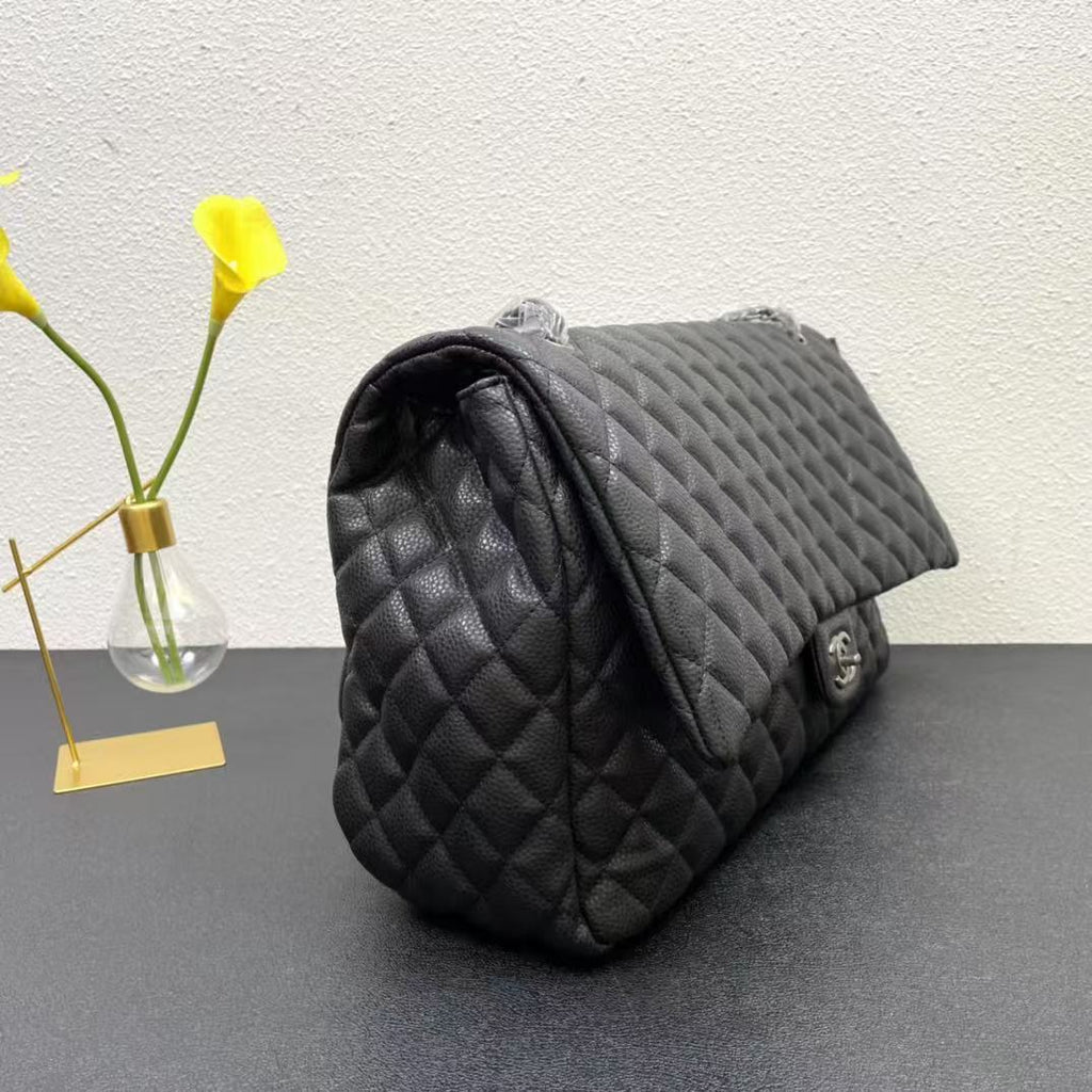 CC CLASSIC FLAP BAG 46 IN BLACK QUILTED CALFSKIN