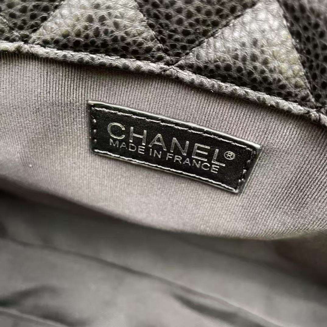 CC CLASSIC FLAP BAG 46 IN BLACK QUILTED CALFSKIN