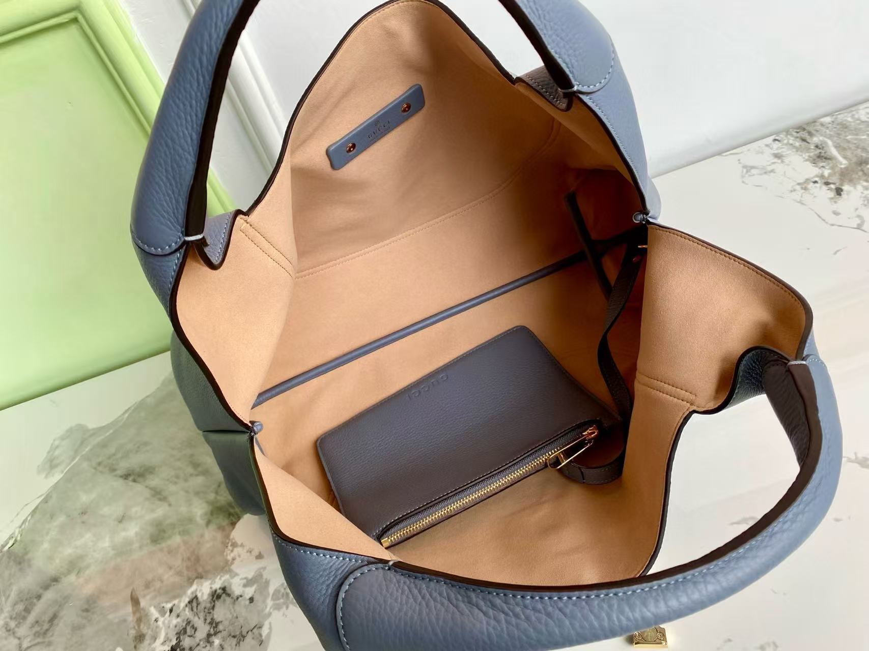 GG HORSEBIT HOBO BAG 46 IN LIGHT BLUE CALFSKIN GOLD HARDWARE