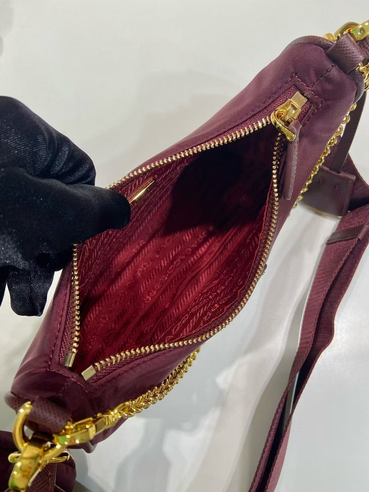 PRA HOBO BAG 22 IN BURGUNDY RED RE-NYLON