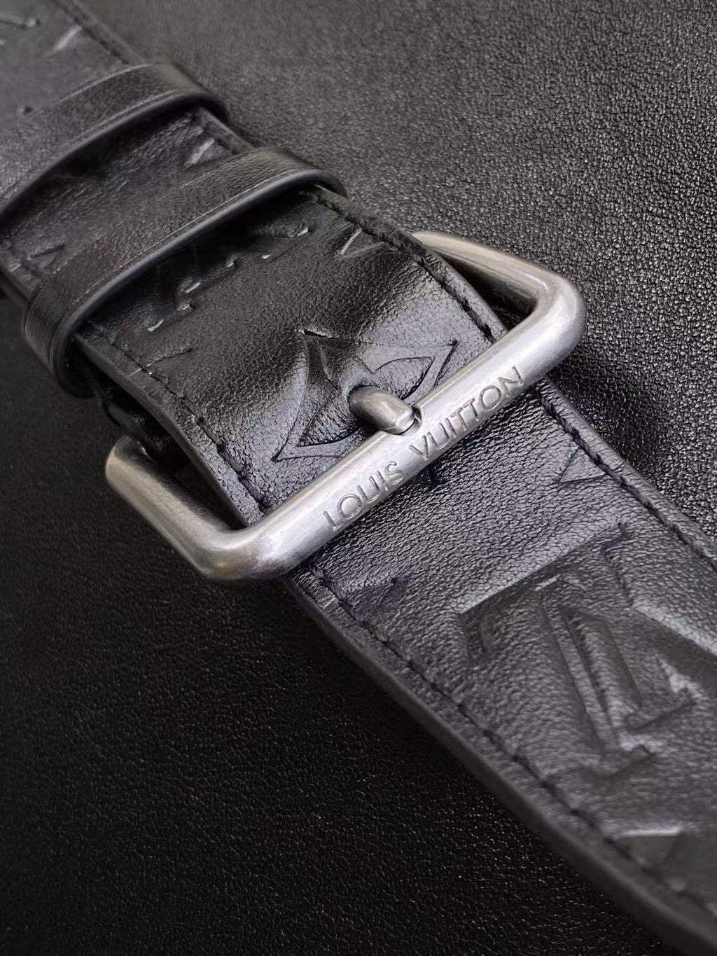 LV SHOULDER BAG 48 IN BLACK CALFSKIN EMBOSSED STRAP