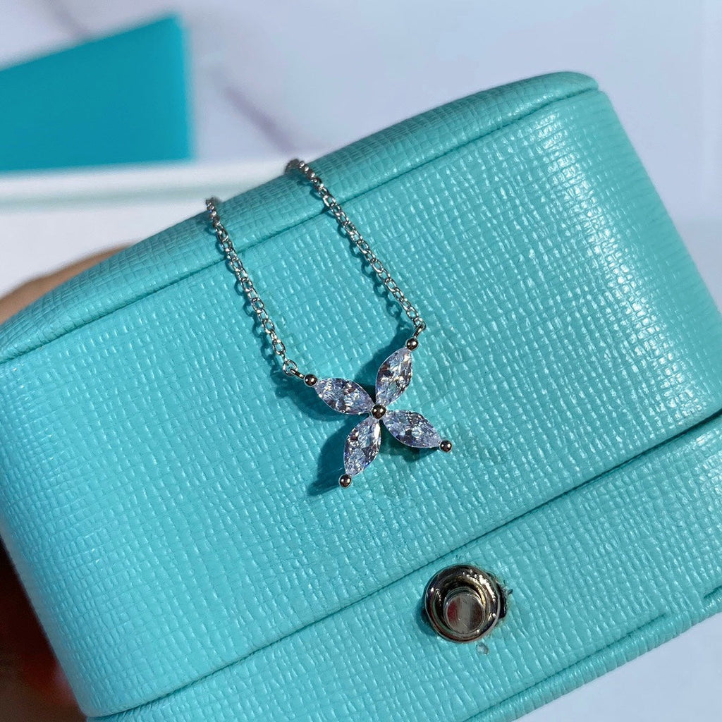 PLATINUM AND DIAMOND VICTORIA PENDANT NECKLACE