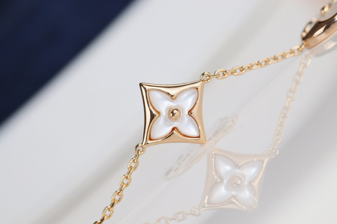 LV LEAF CLOVER BRACELET
