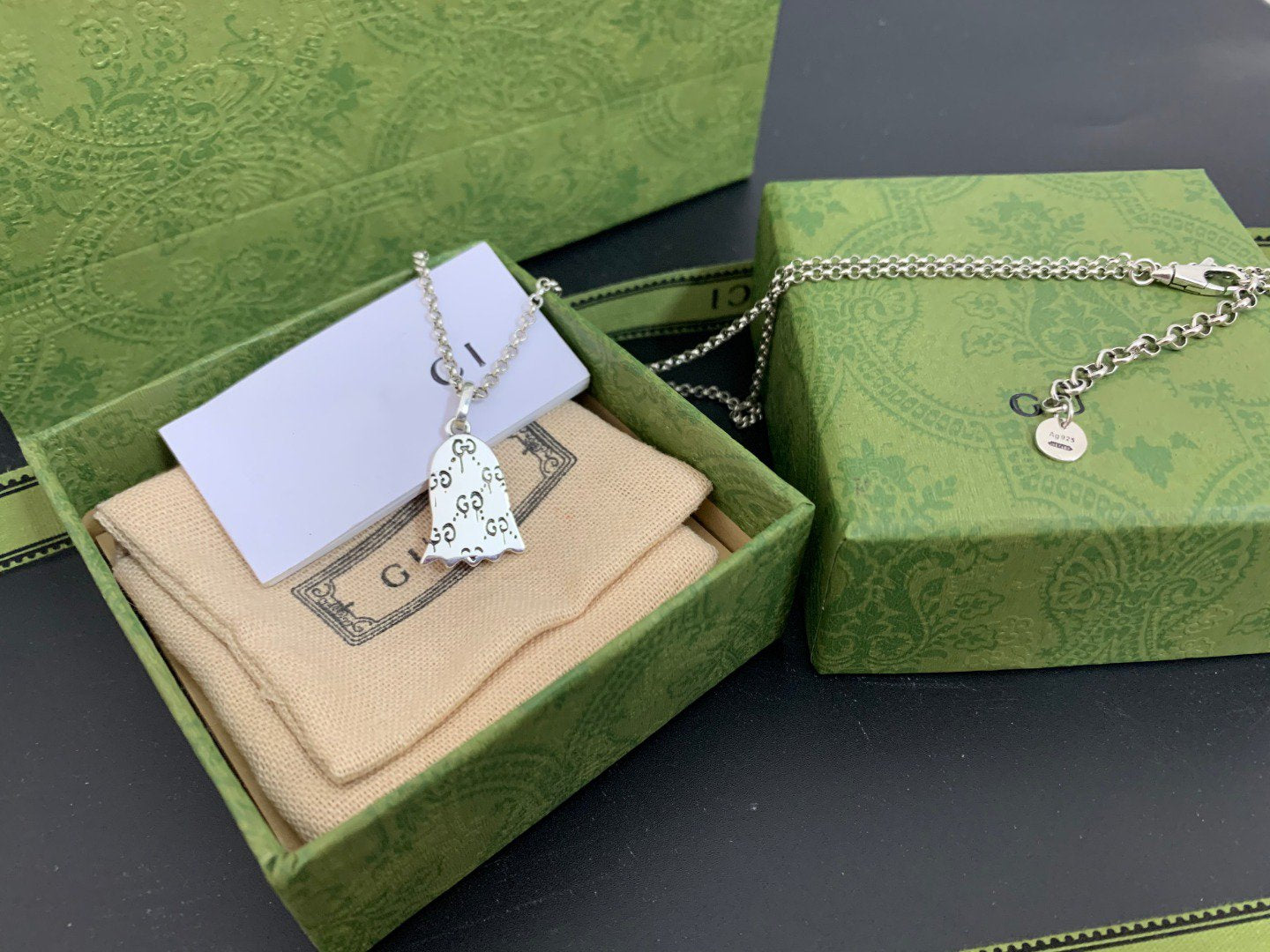 GG GHOST PINK NECKLACE