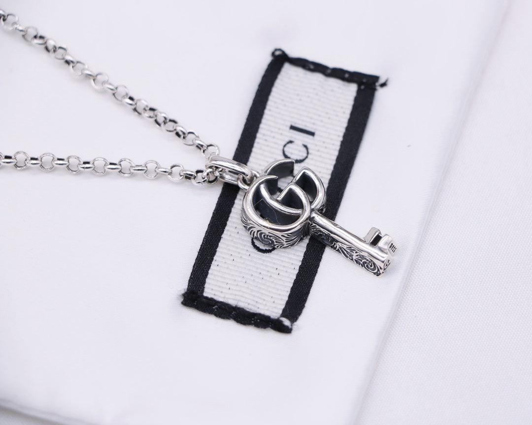 GG SILVER DOUBLE G KEY NECKLACE