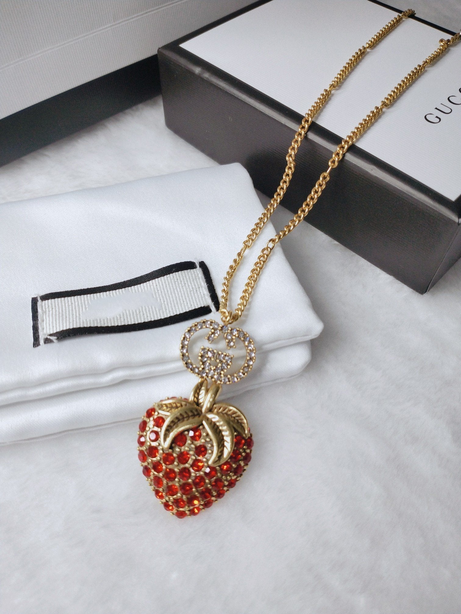 GG RED DIAMOND STRAWBERRY NECKLACE