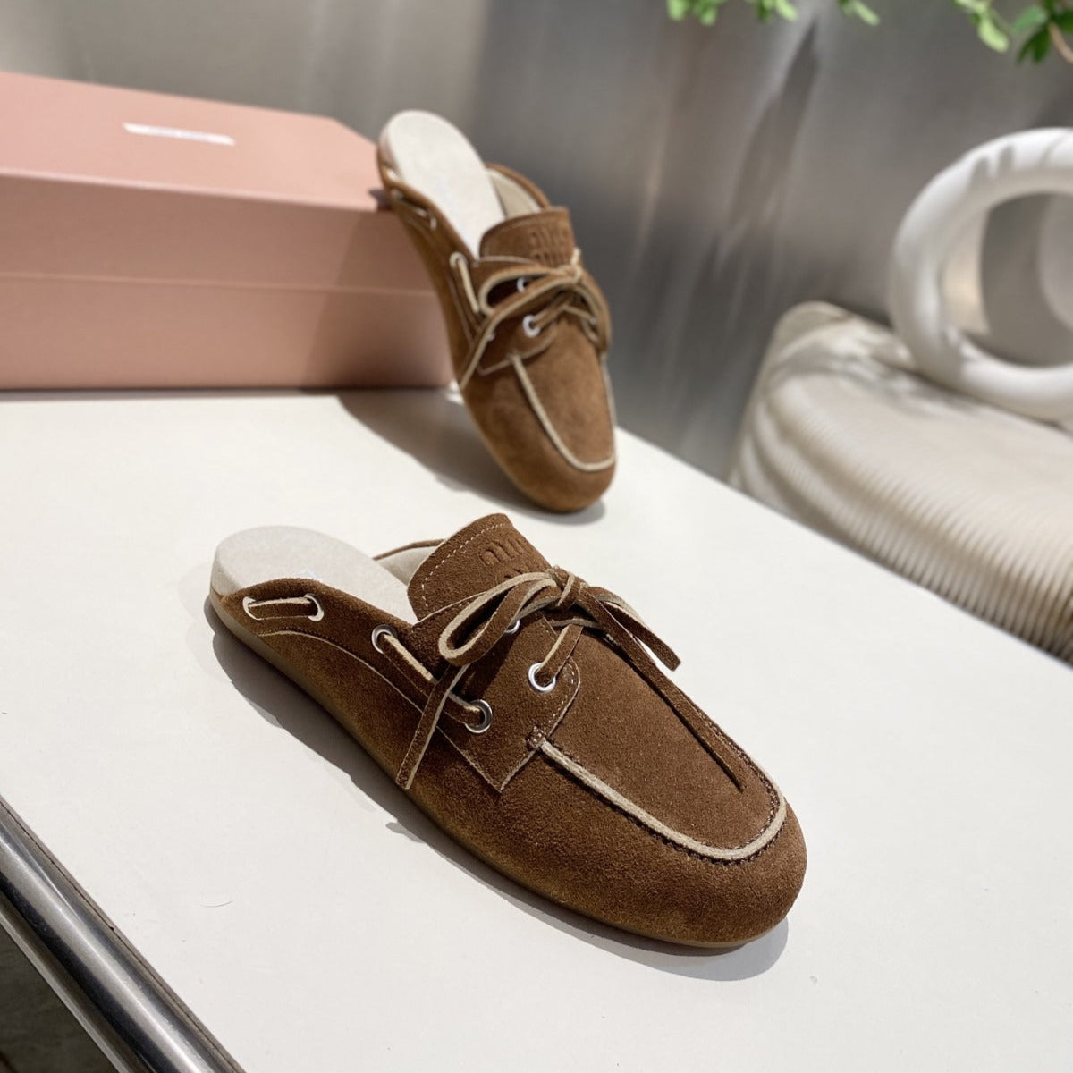 MIU FADED MULE IN BROWN ECRU SUEDE