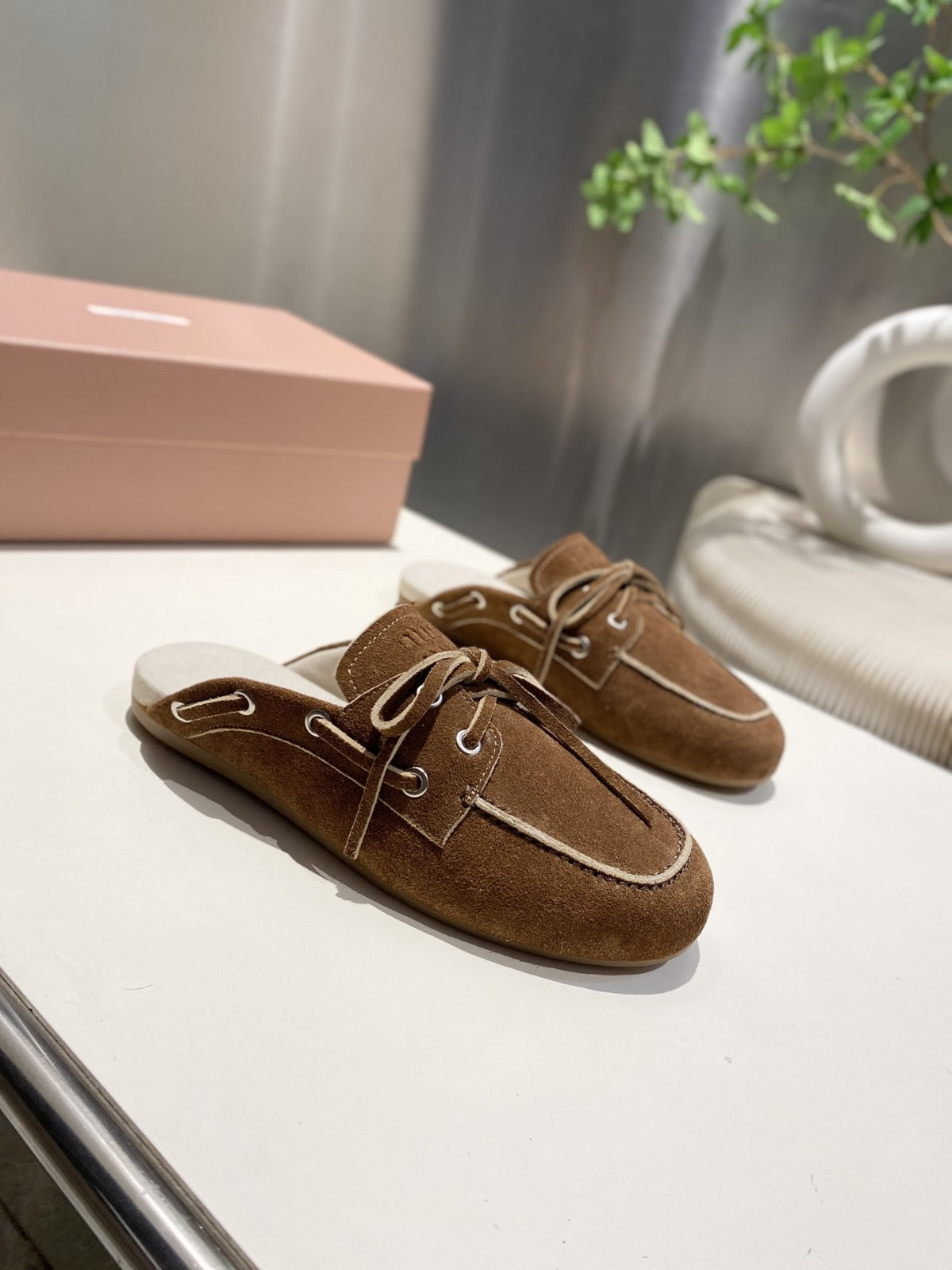 MIU FADED MULE IN BROWN ECRU SUEDE